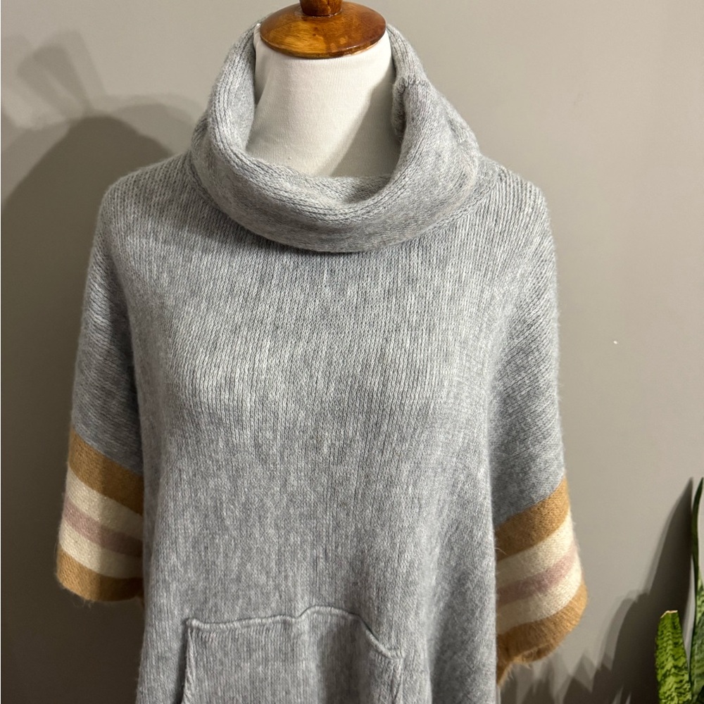 Steve Madden Soft Gray Knit Poncho - Picture 3 of 8